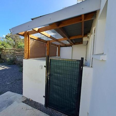 Logement Cosy T2, Centre Ville De Saint-Pierre Екстериор снимка