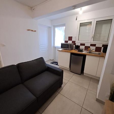Logement Cosy T2, Centre Ville De Saint-Pierre Екстериор снимка