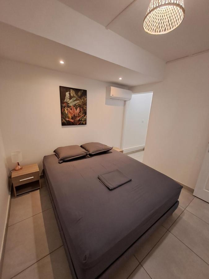 Logement Cosy T2, Centre Ville De Saint-Pierre Екстериор снимка